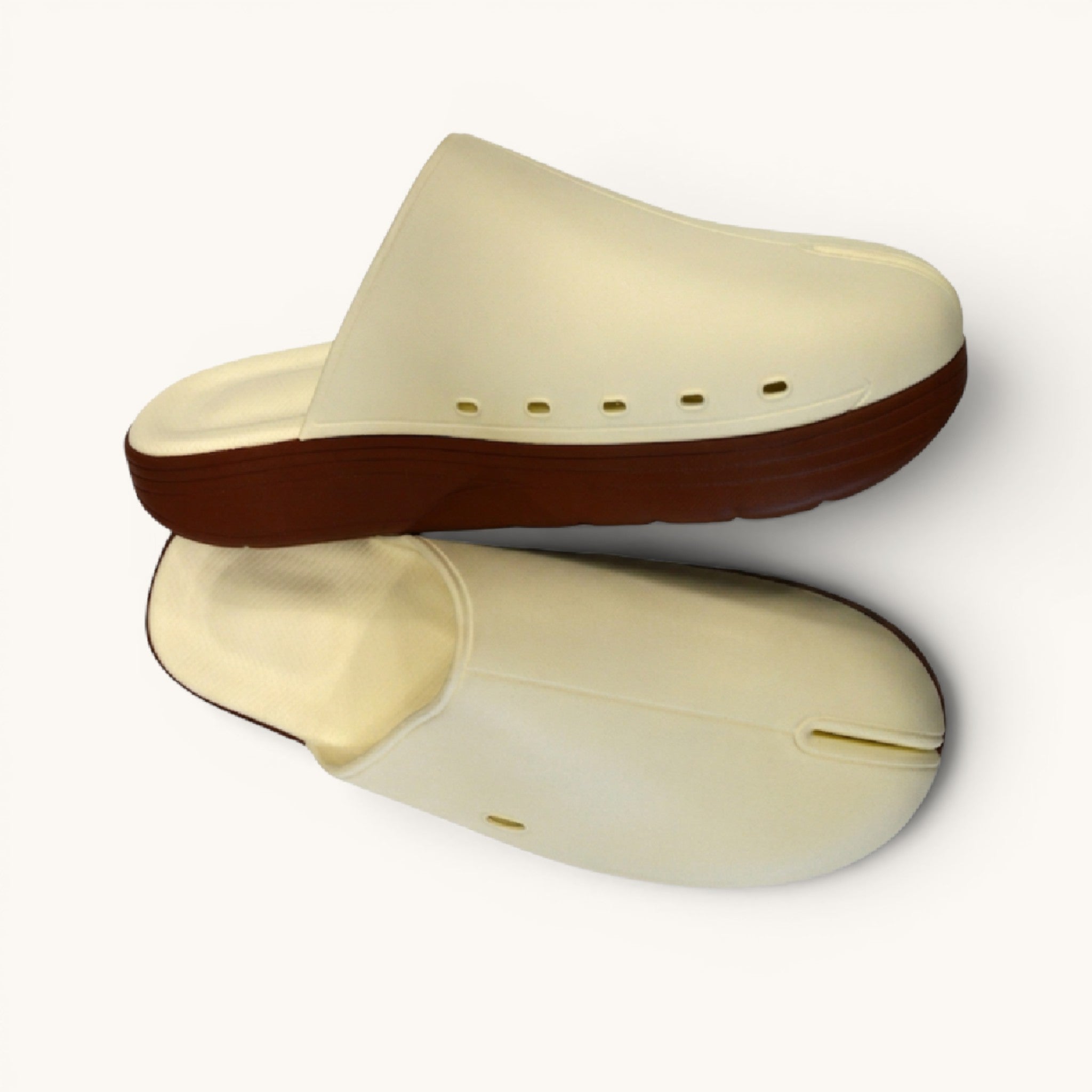 Suicoke white 109737