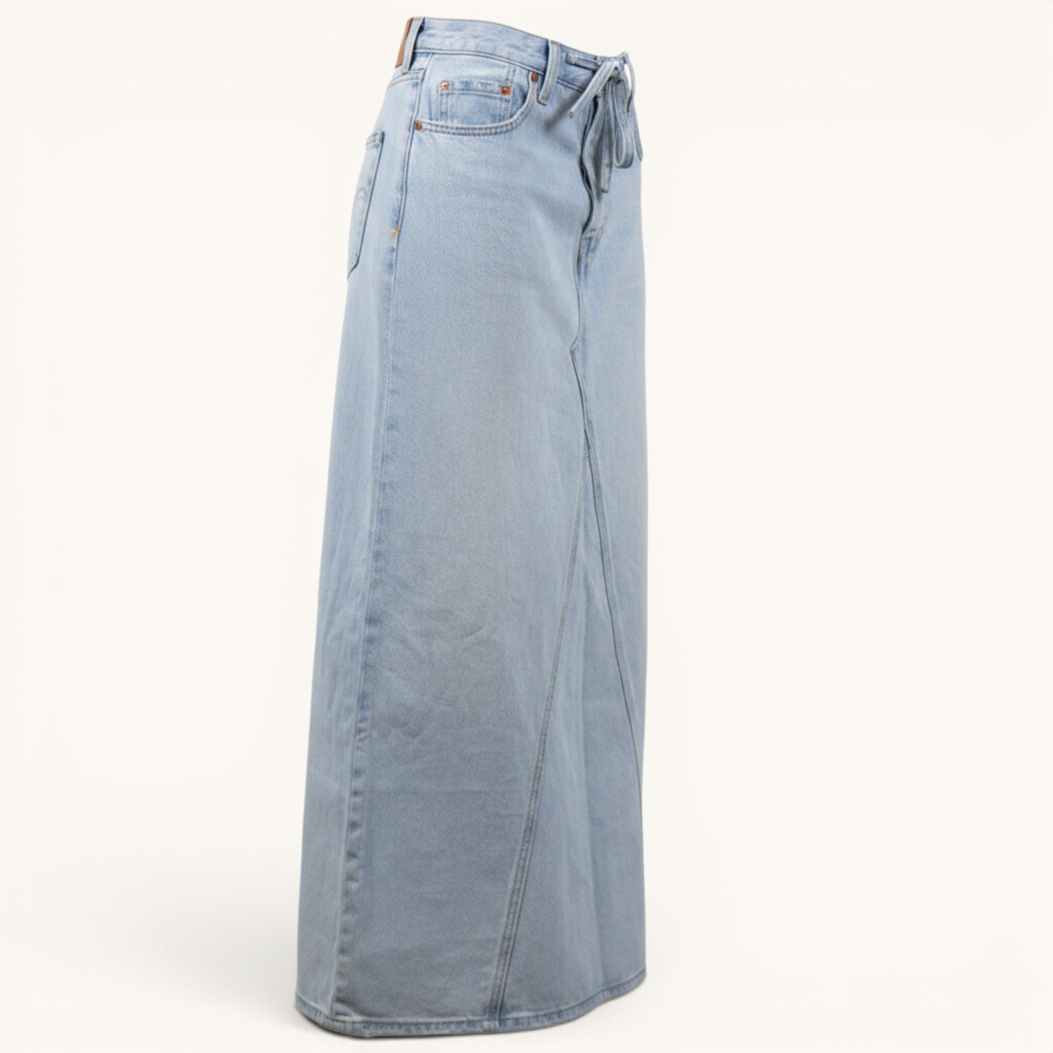 Numero 5 Gonna lunga in denim azzurro a ruota con cintura in vita, 79% cotone, 2% lyocell.
