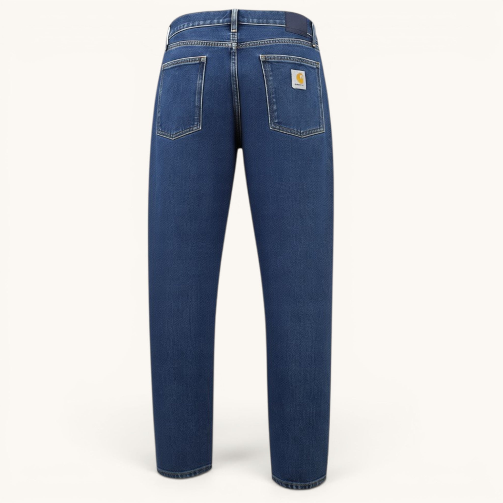 Numero 5 jeans blu da uomo in denim con vestibilità regolare e dettagli classici. Realizzati in poliestere e cotone.