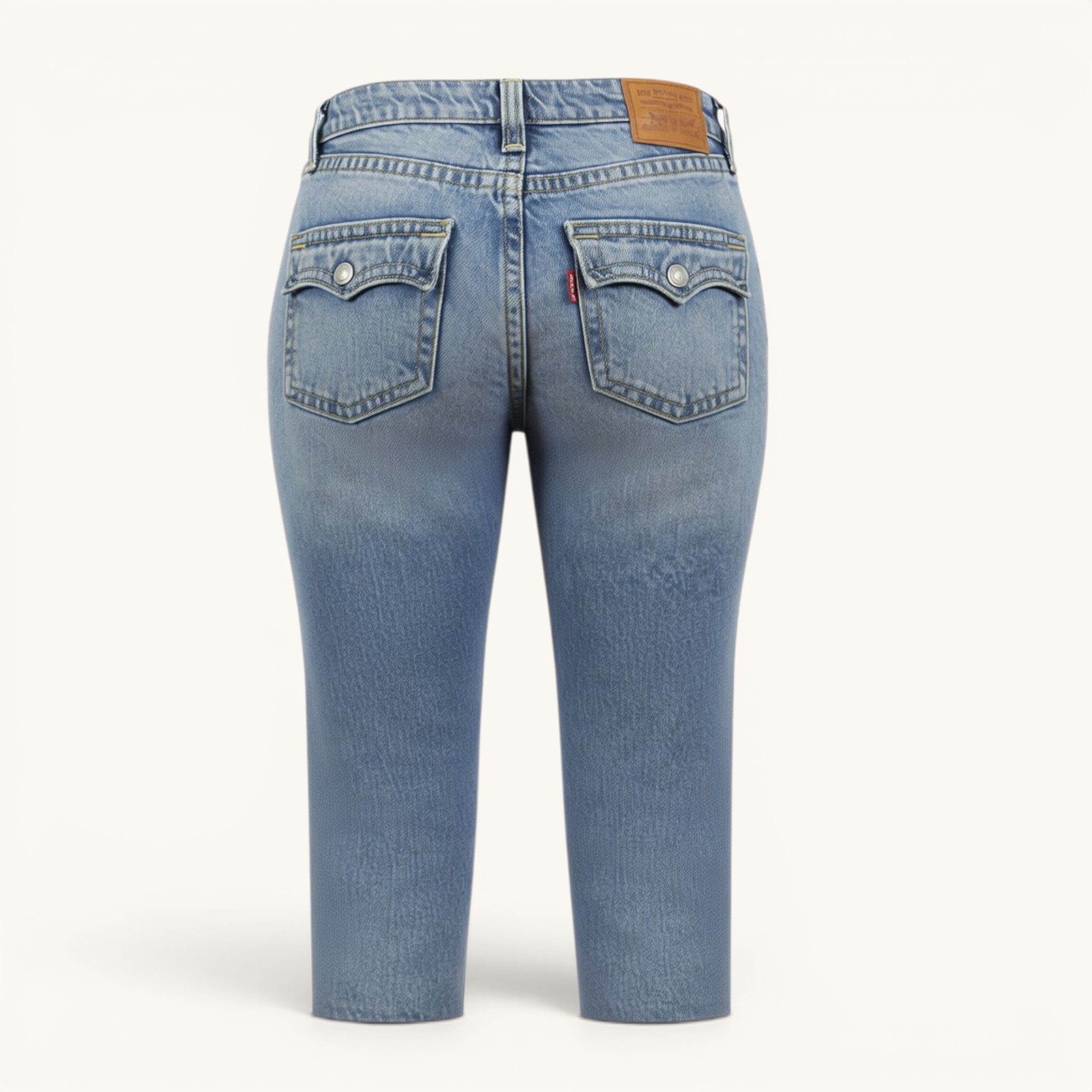 Numero 5 Levis jeans svasati blu in cotone, lyocell ed elastan con cucitura sul davanti e vestibilità regular fit.