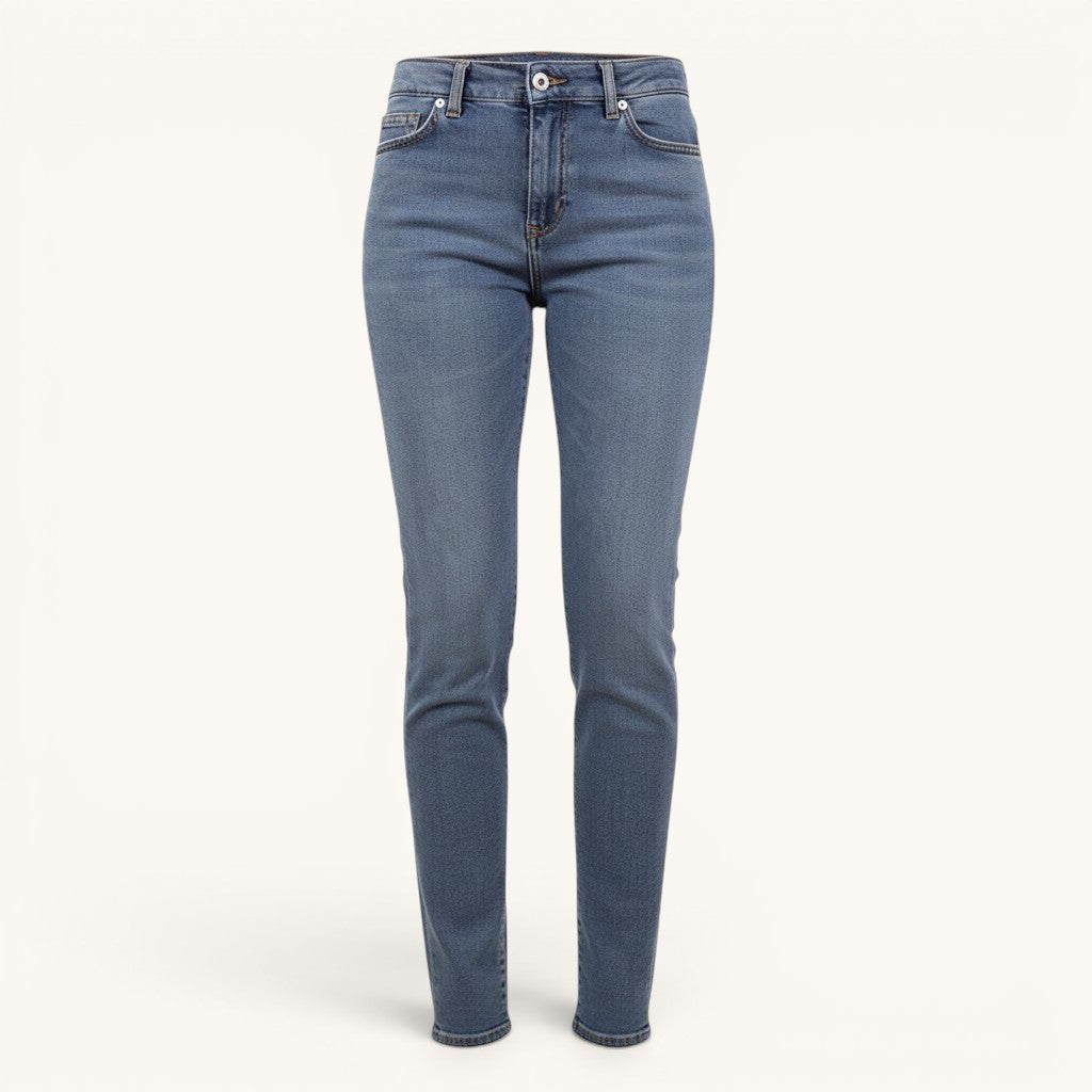 Numero 5 women's light blue 100% cotton straight fit jeans with pockets.