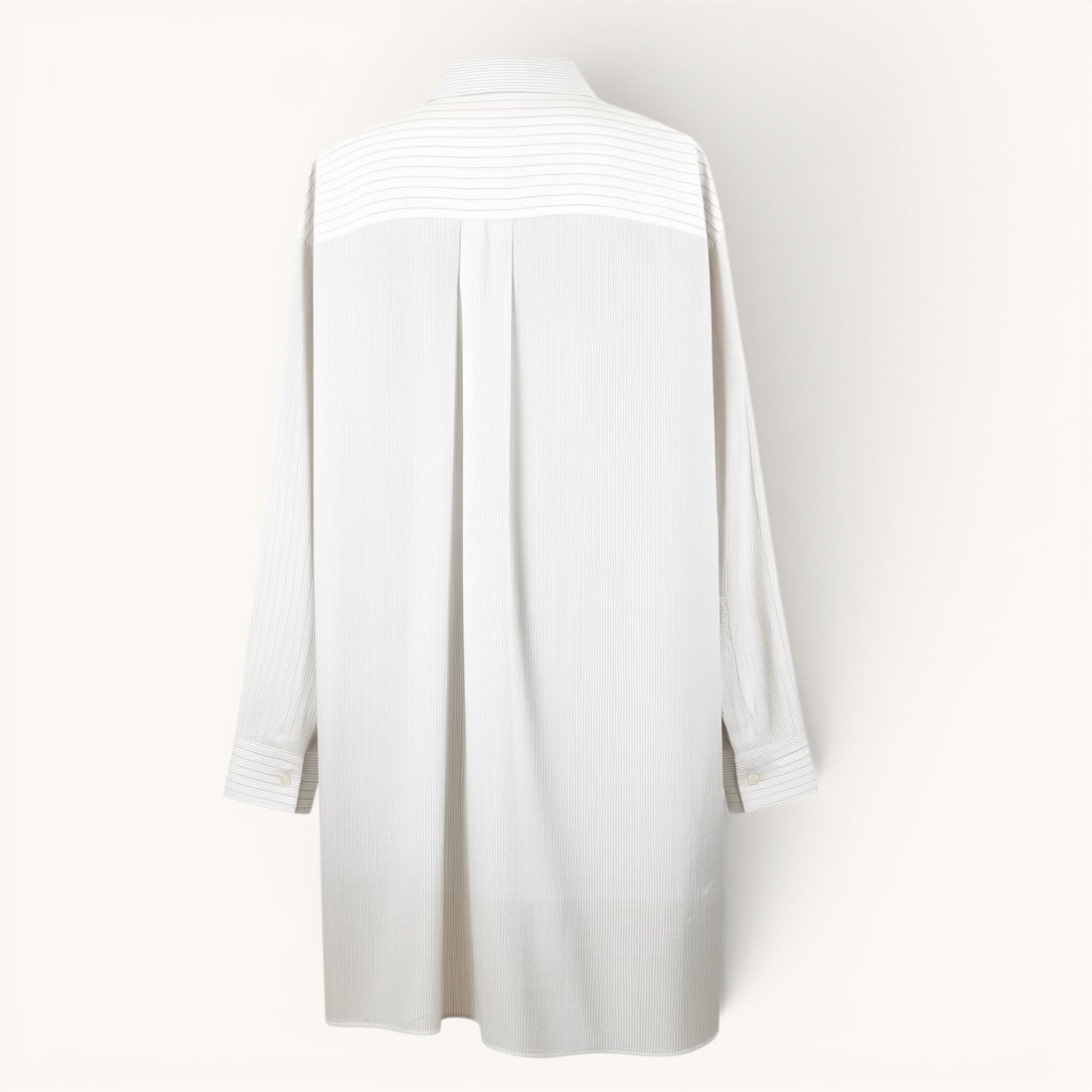 Numero 5 women's white and blue striped viscose shirt with regular fit and front pocket.