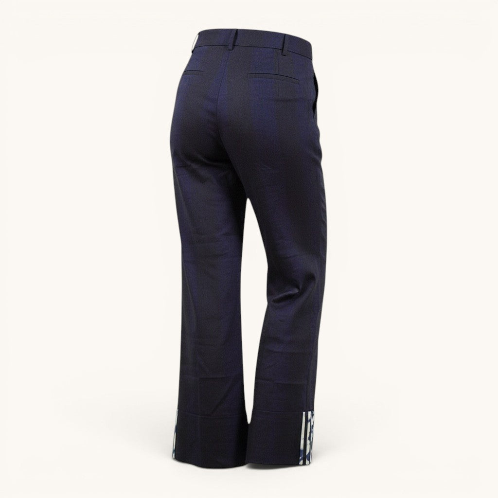 Numero 5 women's blue straight-leg trousers with contrast stitching and belt loops. Made from a linen blend.
