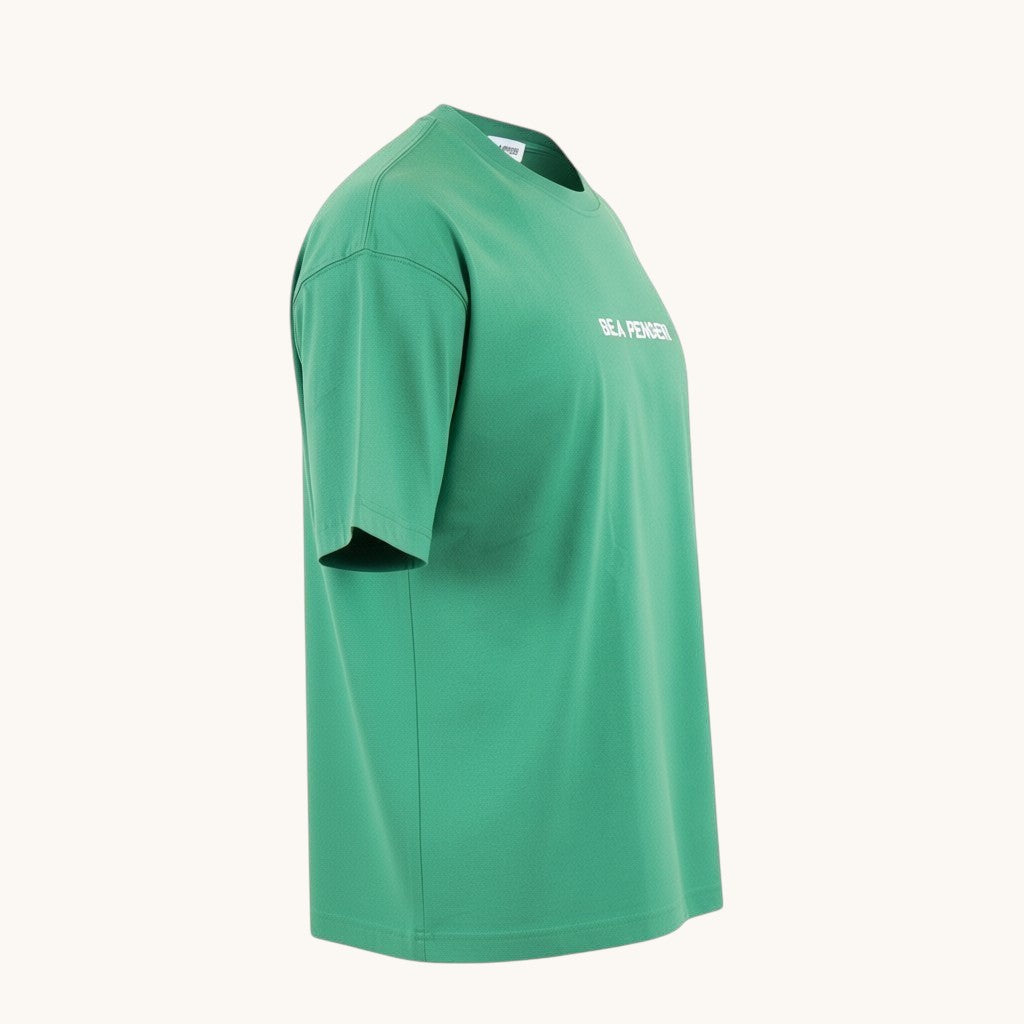 Numero 5 green cotton t-shirt with "Senza pensieri" print on chest.