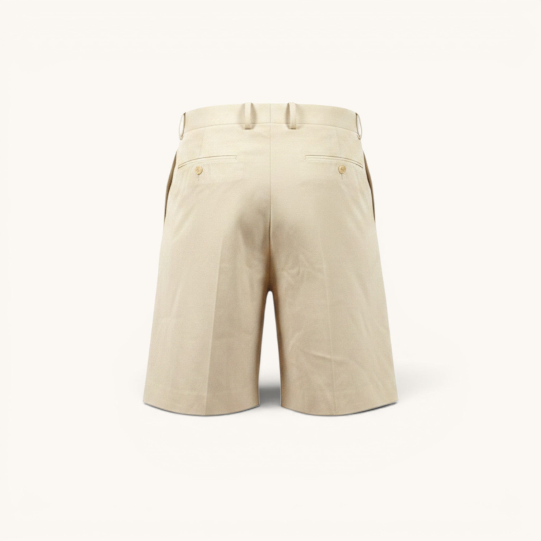 Numero 5 men's white 100% cotton Auralee shorts with regular fit, ideal for summer.
